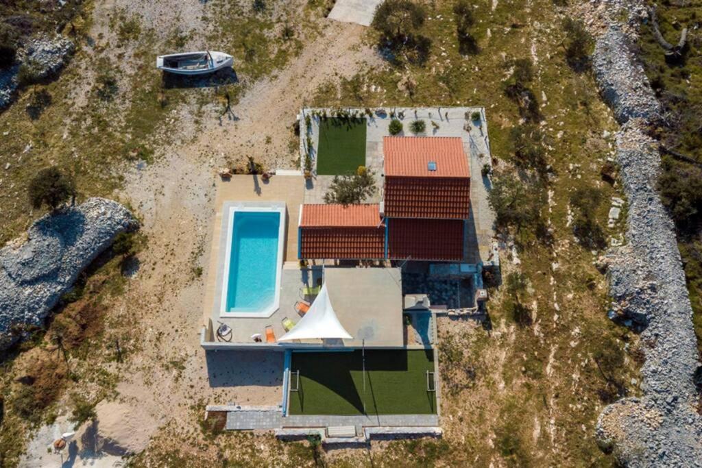 Isolated Paradise Adio Mare Milna  Buitenkant foto